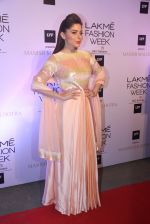 Kanika Kapoor at Manish malhotra lakme red carpet on 29th March 2016